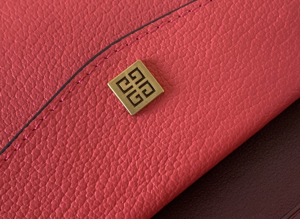 Givenchy 🇫🇷 GV3 wallet HB057 Mirror Boutique
