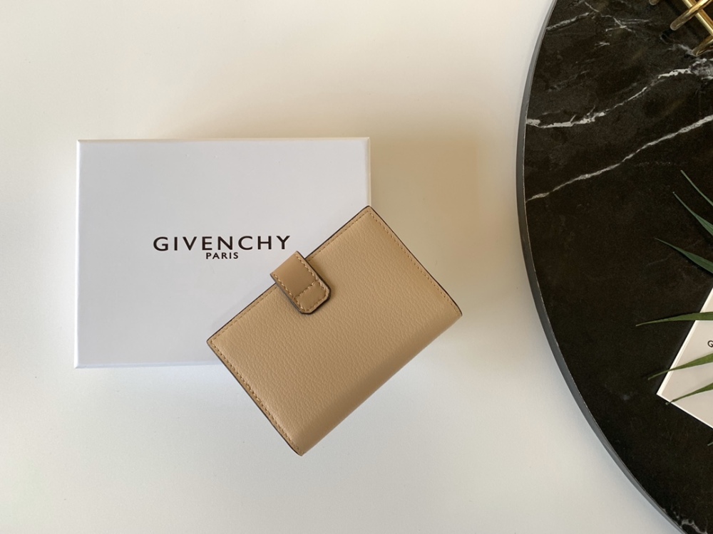 Givenchy 🇫🇷 GV3 wallet HB057 Mirror Boutique