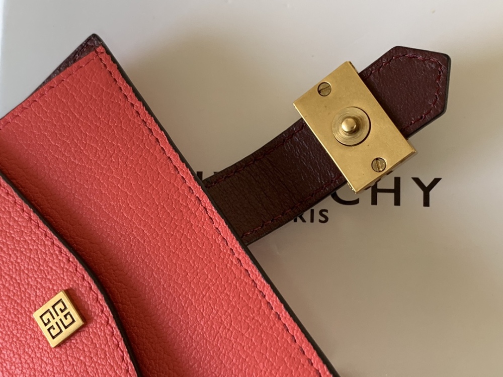 Givenchy 🇫🇷 GV3 wallet HB057 Mirror Boutique