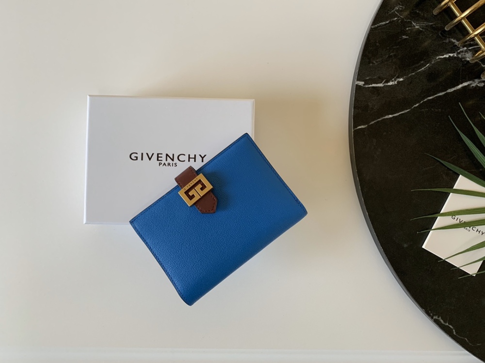 Givenchy 🇫🇷 GV3 wallet HB057 Mirror Boutique