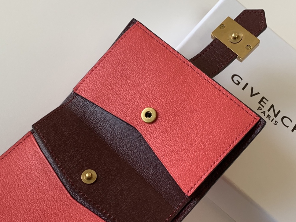 Givenchy 🇫🇷 GV3 wallet HB057 Mirror Boutique