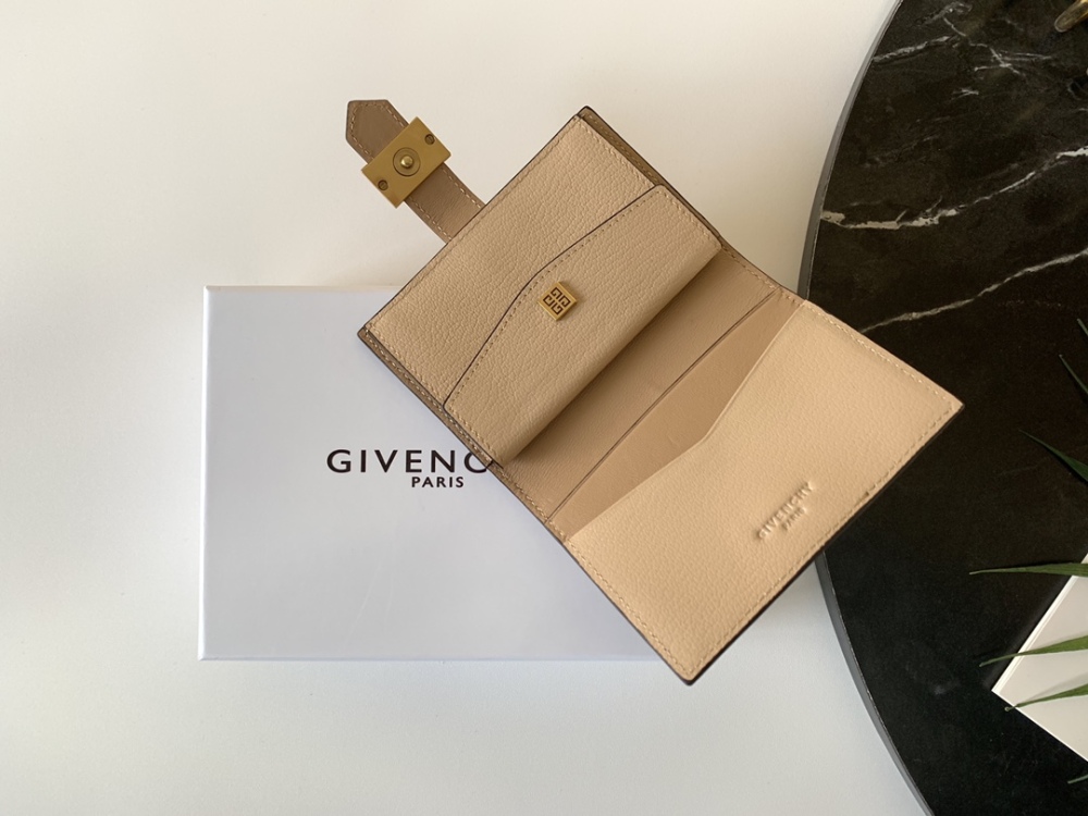 Givenchy 🇫🇷 GV3 wallet HB057 Mirror Boutique