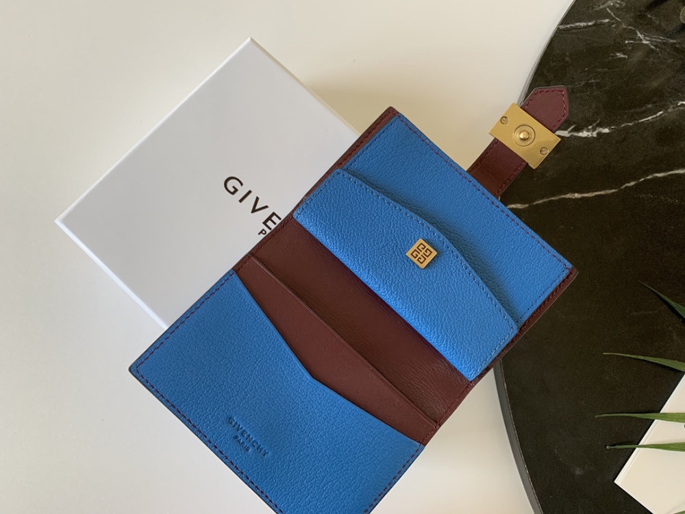 Givenchy 🇫🇷 GV3 wallet HB057 Mirror Boutique