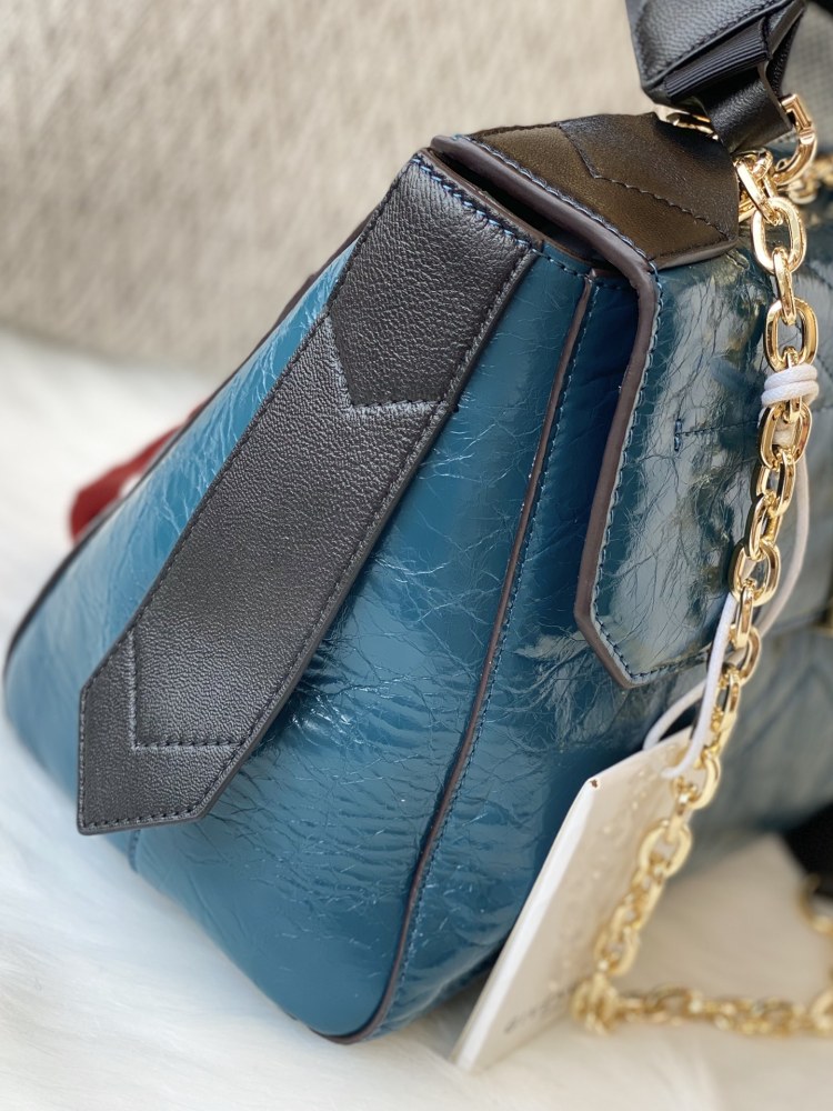 Givenchy 🇫🇷 GV3 ID Bag 9405 Mirror Boutique