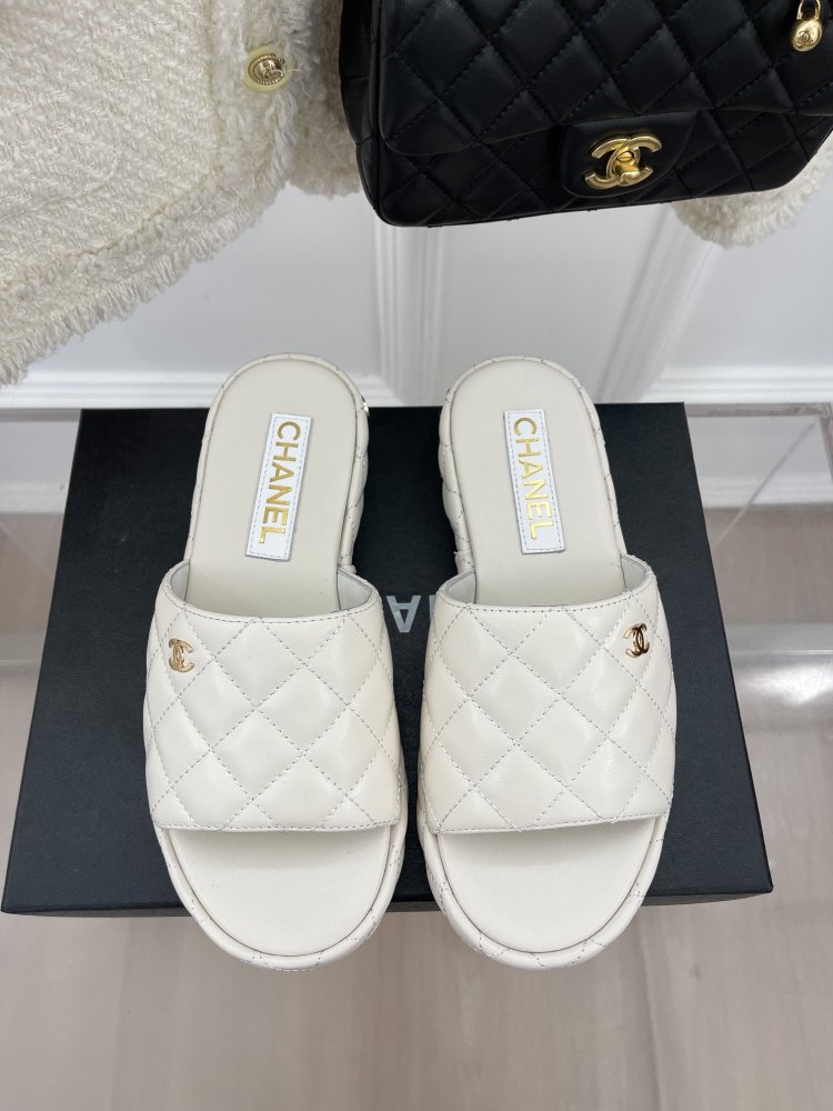 Chanel slippers 23C