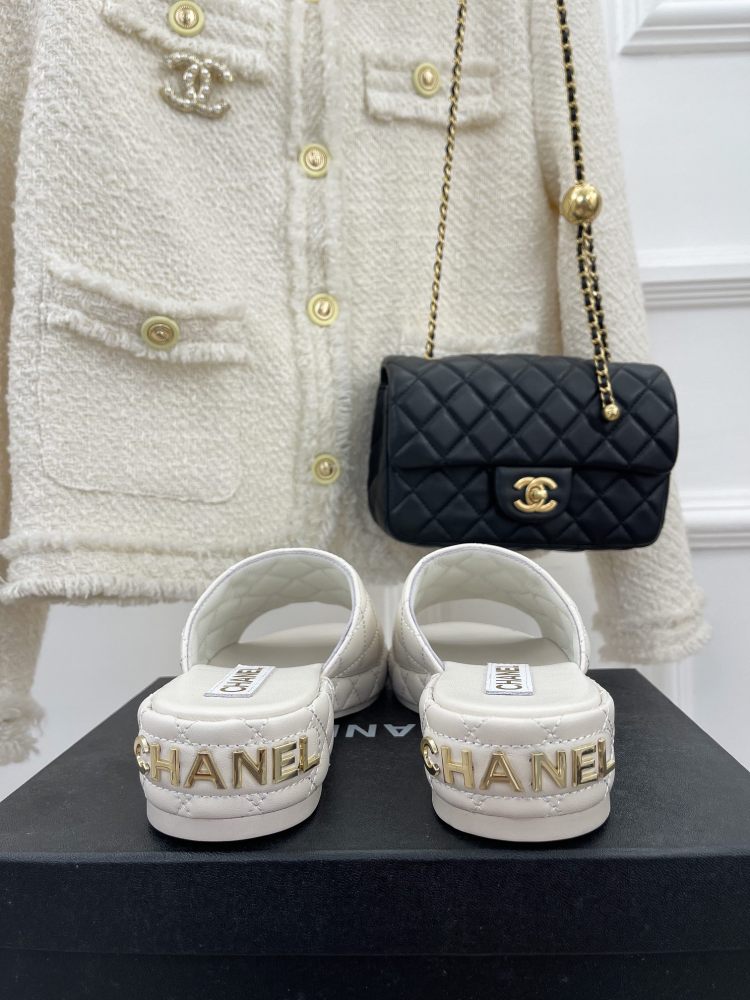 Chanel slippers 23C