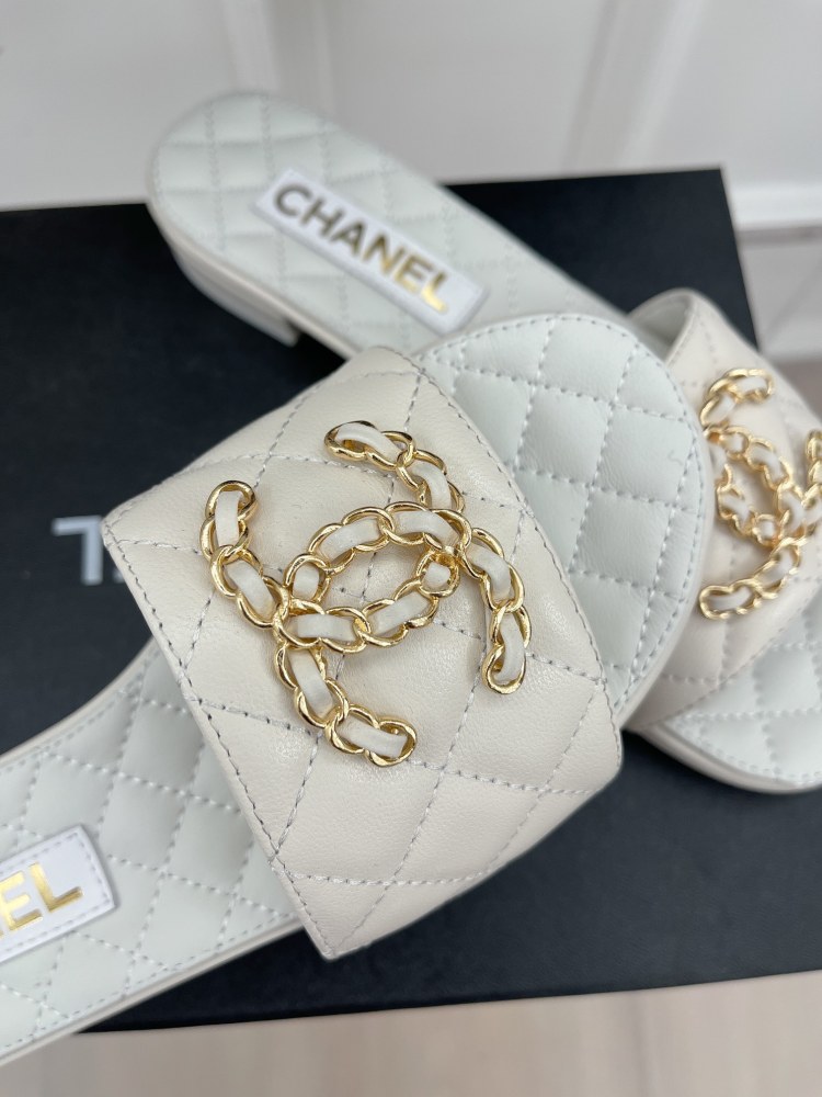 Chanel slippers 23C