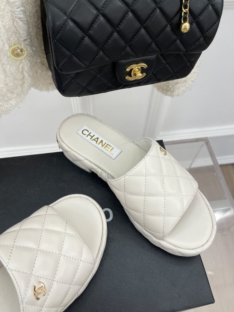 Chanel slippers 23C