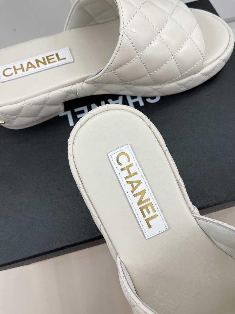 Chanel slippers 23C