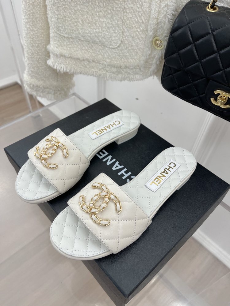 Chanel slippers 23C