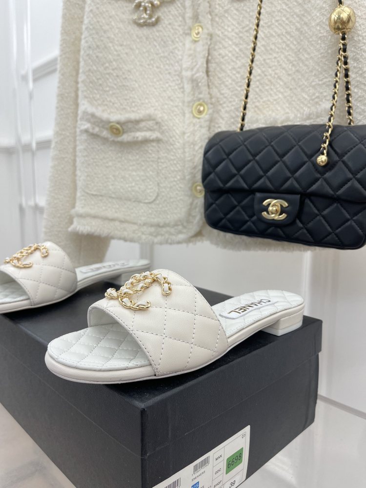 Chanel slippers 23C