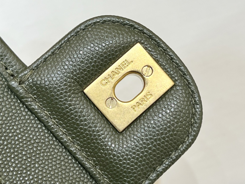 Chanel  22k  messenger bag AS3652 Mirror Boutique