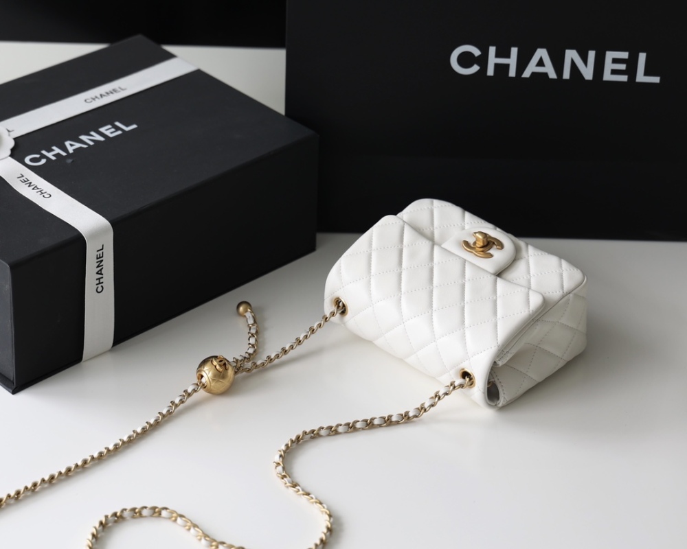 Chanel  23C cf mini Classic flap bag 1786 Mirror Boutique