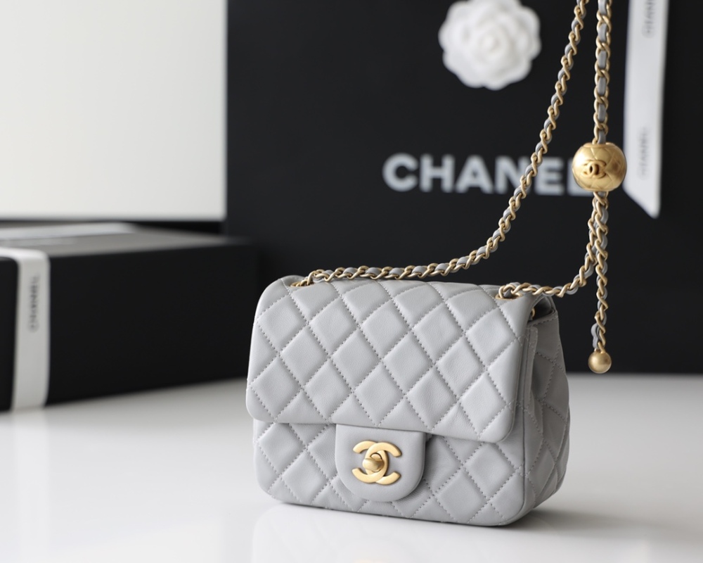 Chanel  23C cf mini Classic flap bag 1786 Mirror Boutique