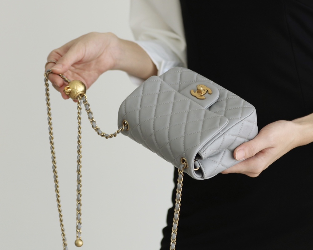 Chanel  23C cf mini Classic flap bag 1786 Mirror Boutique
