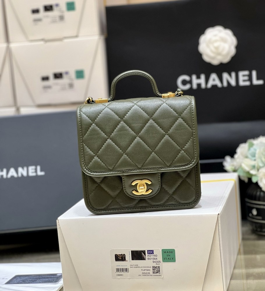 Chanel  22k  messenger bag AS3652 Mirror Boutique