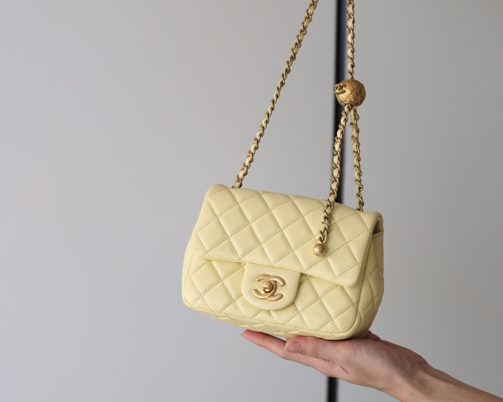 Chanel  23C cf mini Classic flap bag 1786 Mirror Boutique