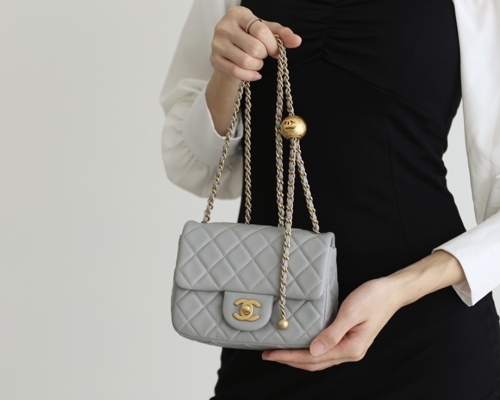 Chanel  23C cf mini Classic flap bag 1786 Mirror Boutique
