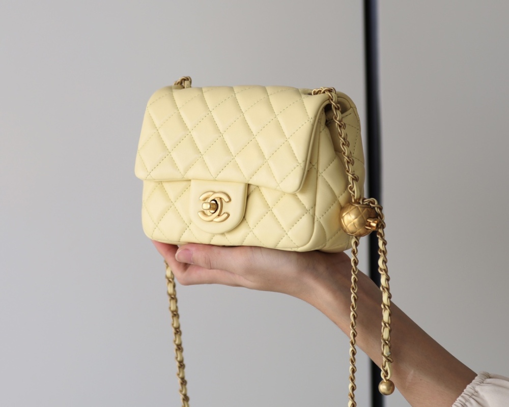 Chanel  23C cf mini Classic flap bag 1786 Mirror Boutique
