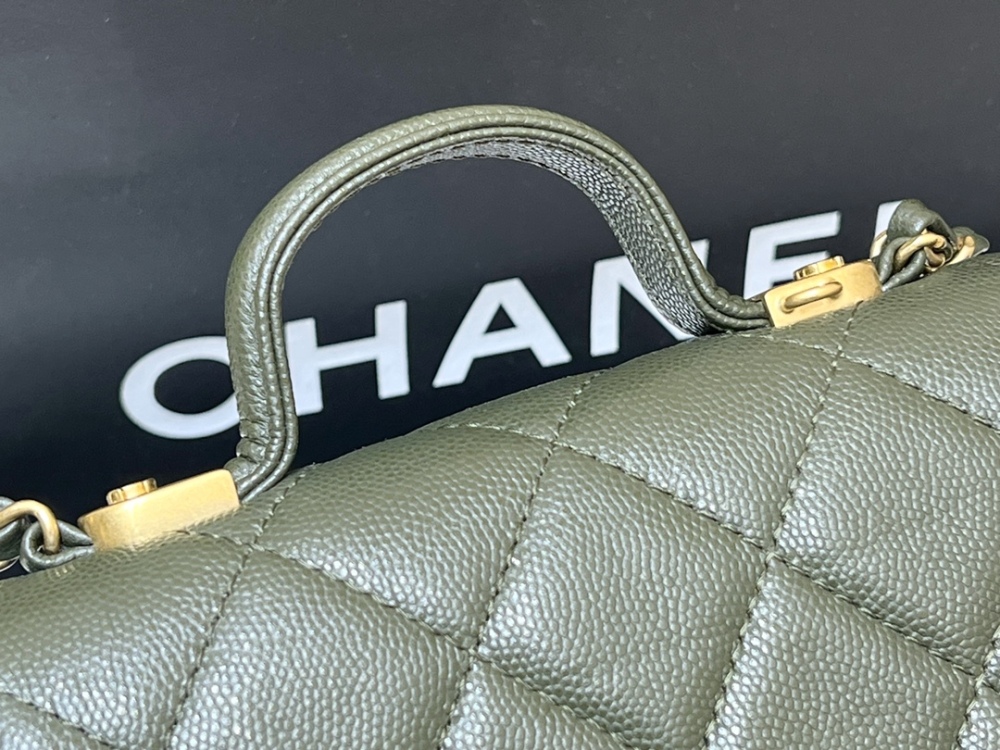 Chanel  22k  messenger bag AS3652 Mirror Boutique