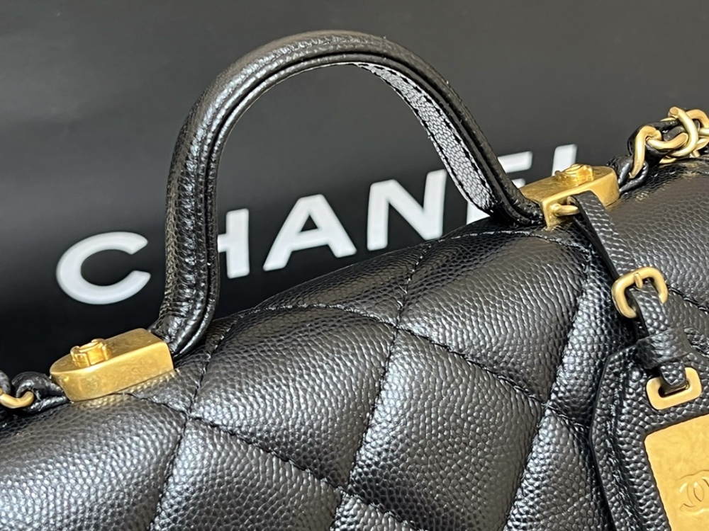 Chanel  22k  messenger bag AS3652 Mirror Boutique