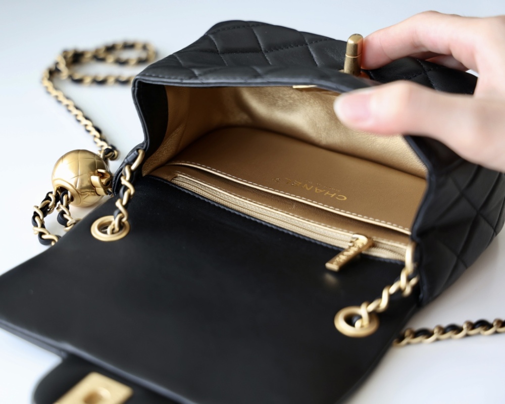 Chanel  23C cf mini Classic flap bag 1786 Mirror Boutique