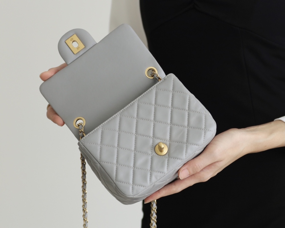 Chanel  23C cf mini Classic flap bag 1786 Mirror Boutique