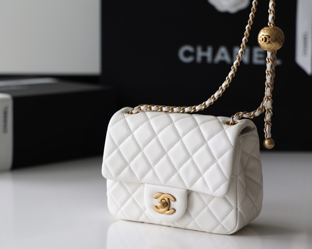 Chanel  23C cf mini Classic flap bag 1786 Mirror Boutique