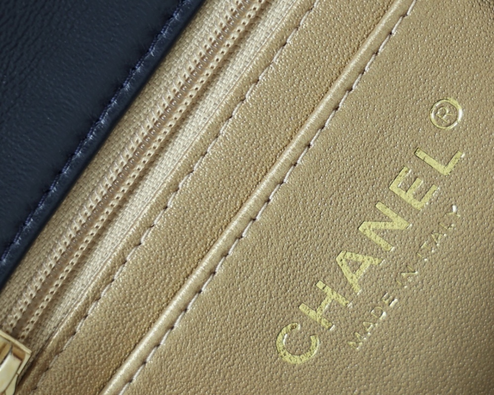 Chanel  23C cf mini Classic flap bag 1786 Mirror Boutique