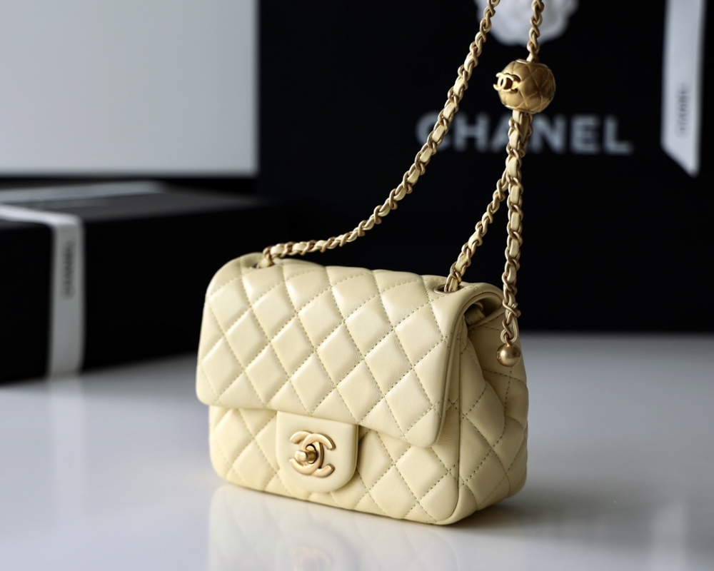 Chanel  23C cf mini Classic flap bag 1786 Mirror Boutique