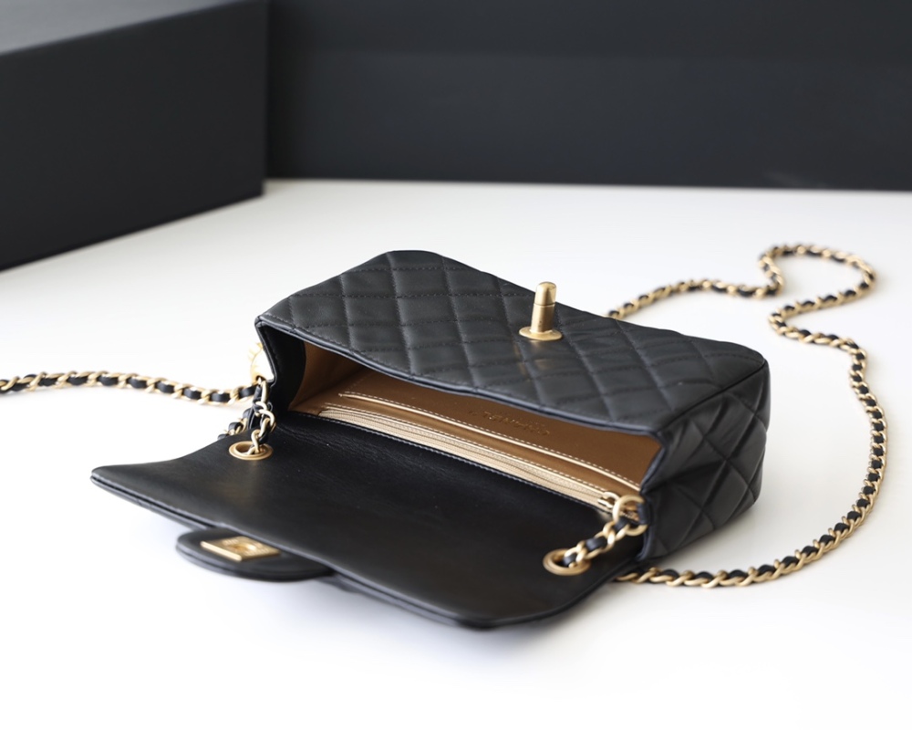Chanel  23C cf mini Classic flap bag 1786 Mirror Boutique