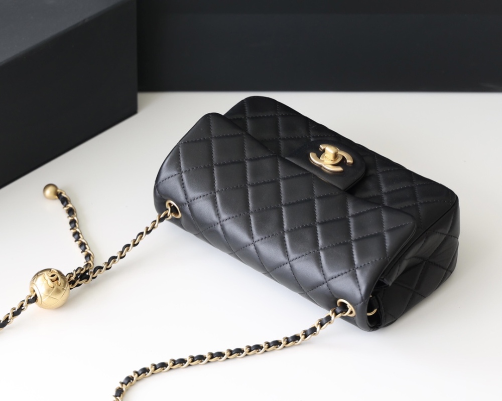 Chanel  23C cf mini Classic flap bag 1786 Mirror Boutique