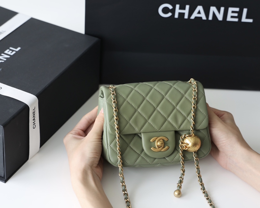 Chanel  23C cf mini Classic flap bag 1786 Mirror Boutique
