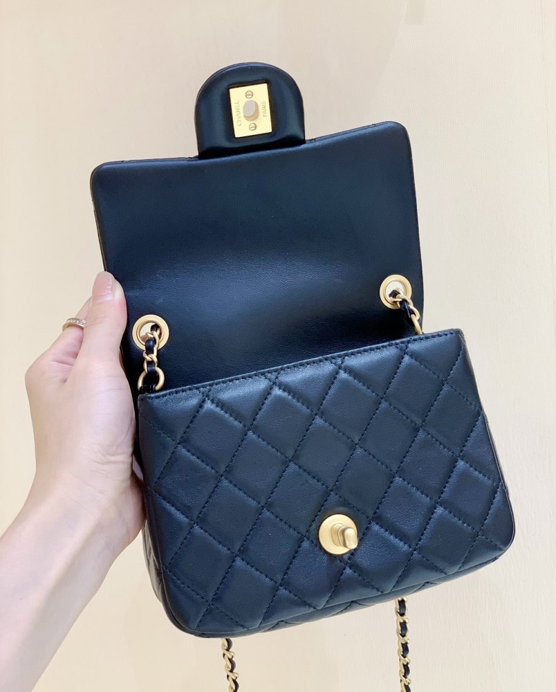 Chanel  23C cf mini Classic flap bag 1786 Mirror Boutique