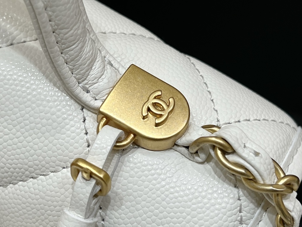 Chanel  22k  messenger bag AS3652 Mirror Boutique