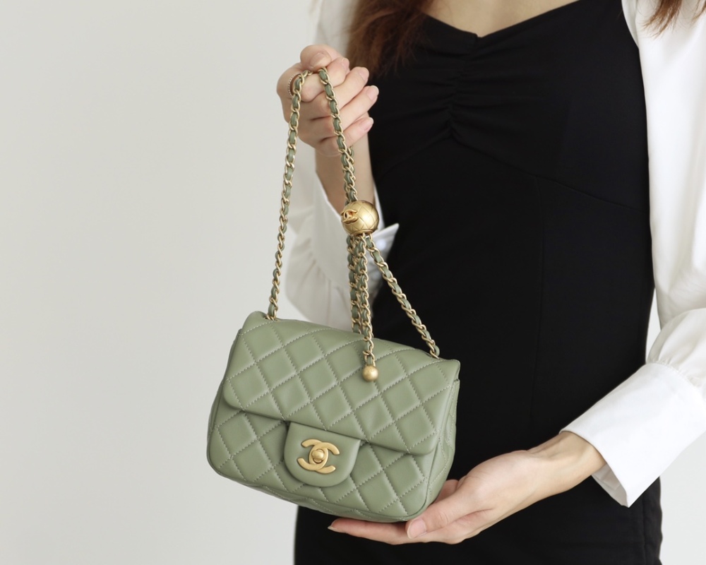 Chanel  23C cf mini Classic flap bag 1786 Mirror Boutique