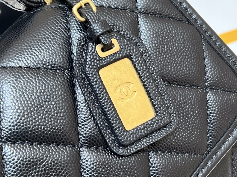 Chanel  22k  messenger bag AS3652 Mirror Boutique