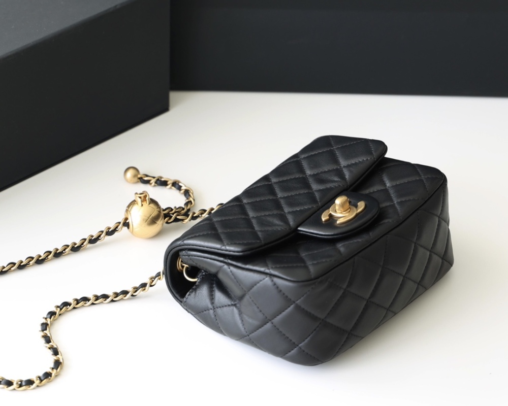 Chanel  23C cf mini Classic flap bag 1786 Mirror Boutique