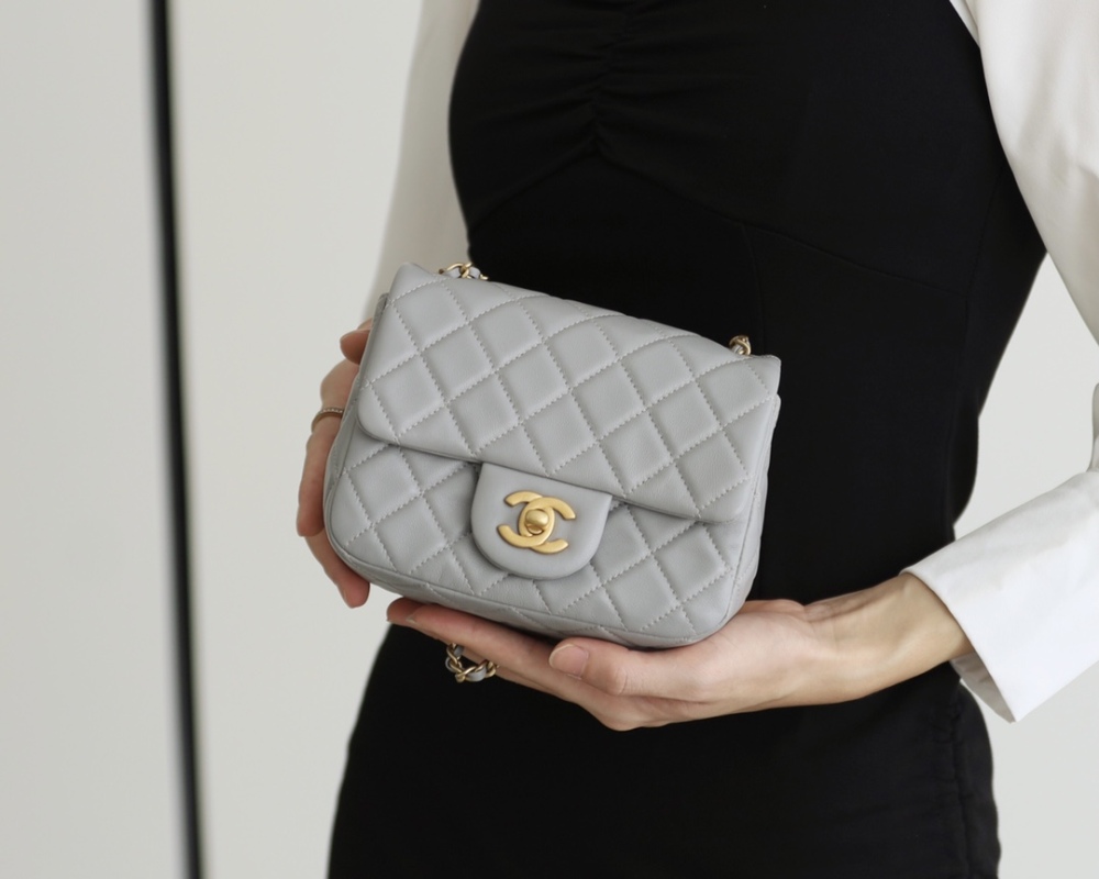 Chanel  23C cf mini Classic flap bag 1786 Mirror Boutique
