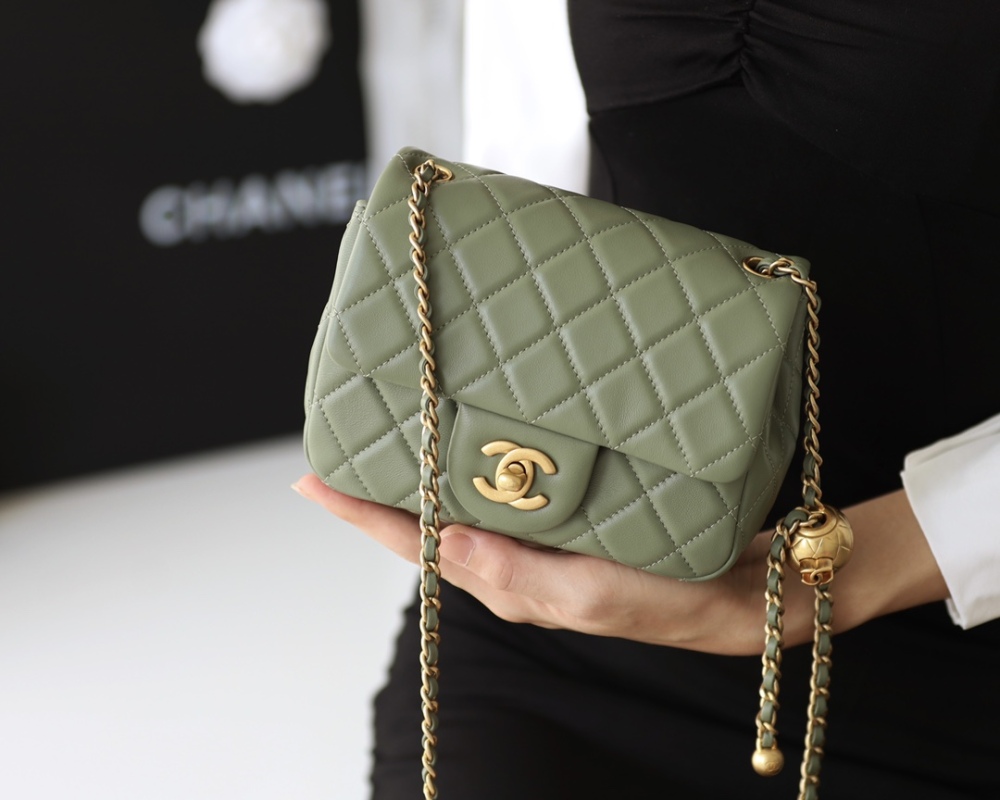 Chanel  23C cf mini Classic flap bag 1786 Mirror Boutique