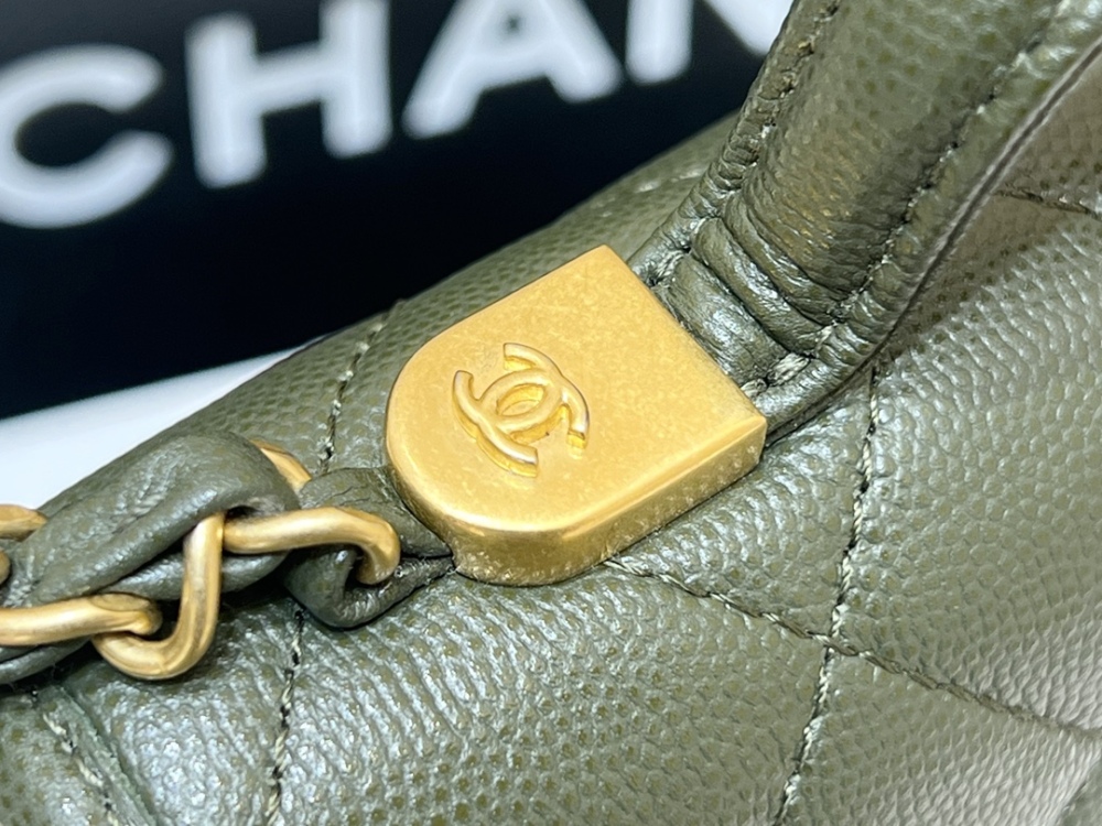 Chanel  22k  messenger bag AS3652 Mirror Boutique