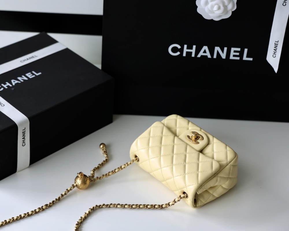 Chanel  23C cf mini Classic flap bag 1786 Mirror Boutique