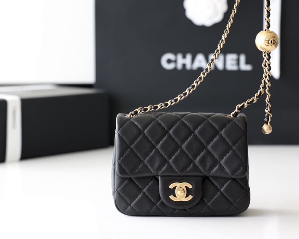 Chanel  23C cf mini Classic flap bag 1786 Mirror Boutique