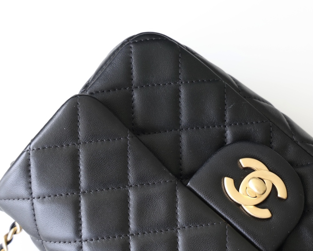 Chanel  23C cf mini Classic flap bag 1786 Mirror Boutique