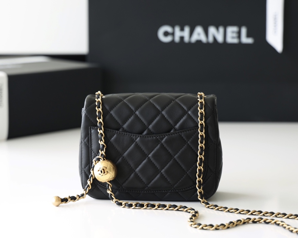 Chanel  23C cf mini Classic flap bag 1786 Mirror Boutique