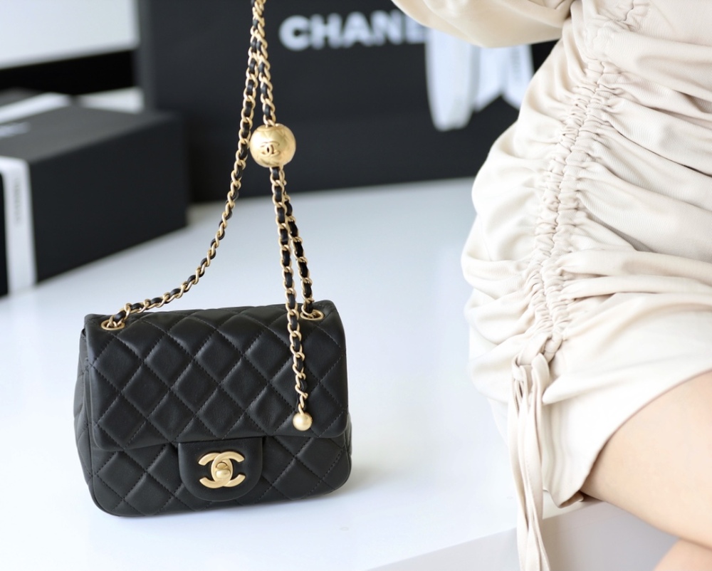 Chanel  23C cf mini Classic flap bag 1786 Mirror Boutique
