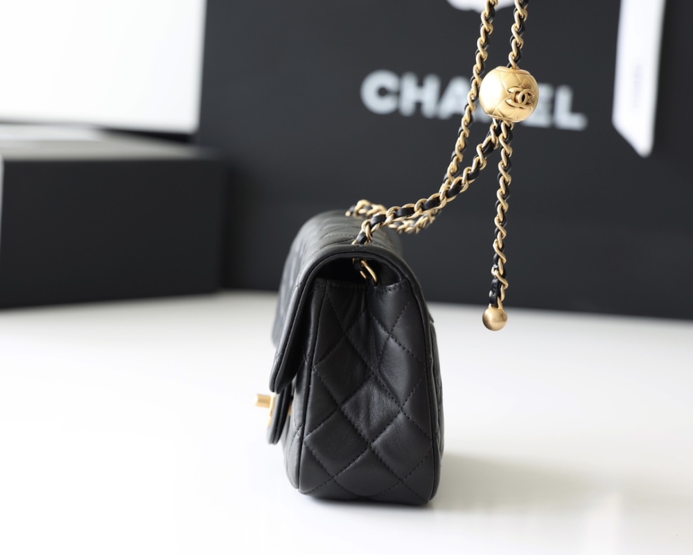Chanel  23C cf mini Classic flap bag 1786 Mirror Boutique