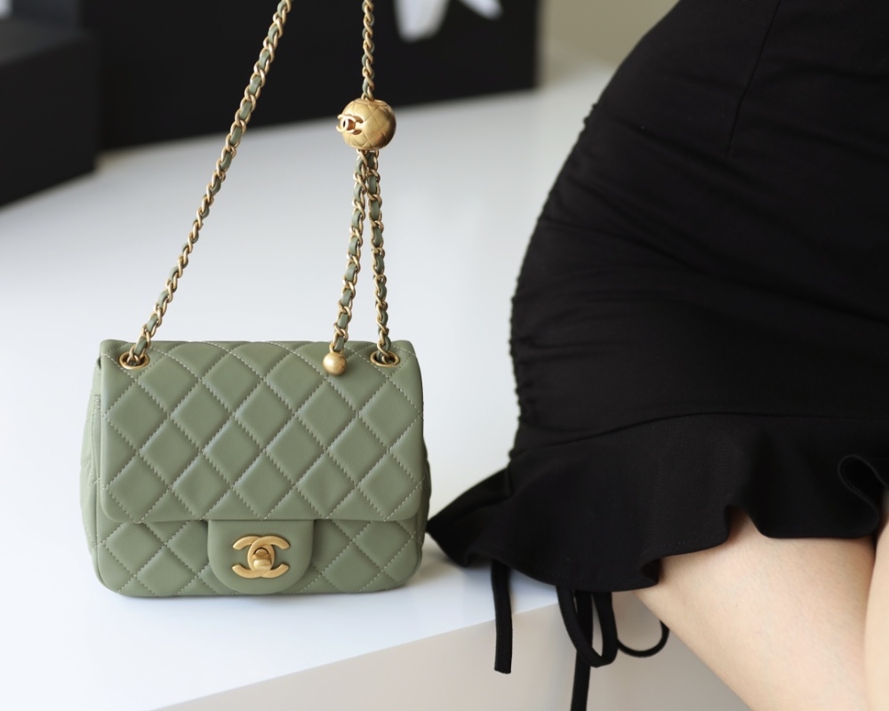 Chanel  23C cf mini Classic flap bag 1786 Mirror Boutique