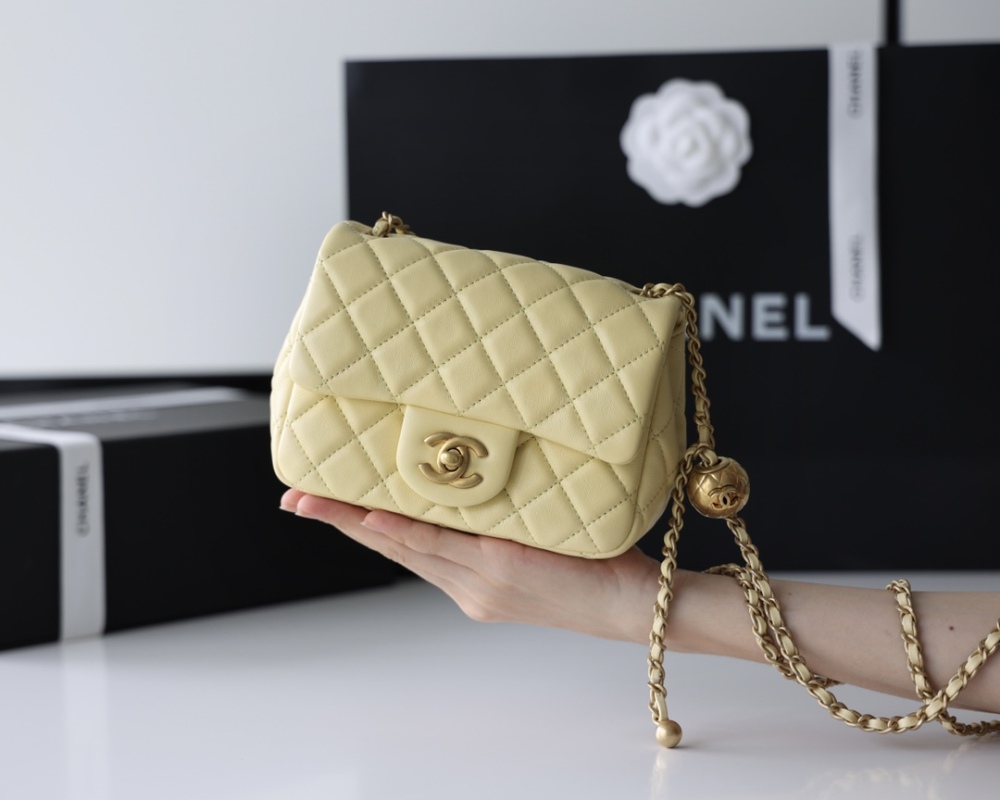 Chanel  23C cf mini Classic flap bag 1786 Mirror Boutique