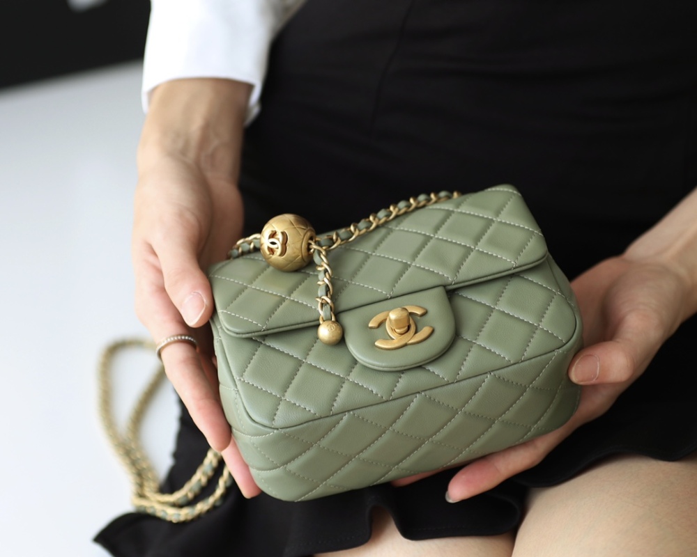 Chanel  23C cf mini Classic flap bag 1786 Mirror Boutique